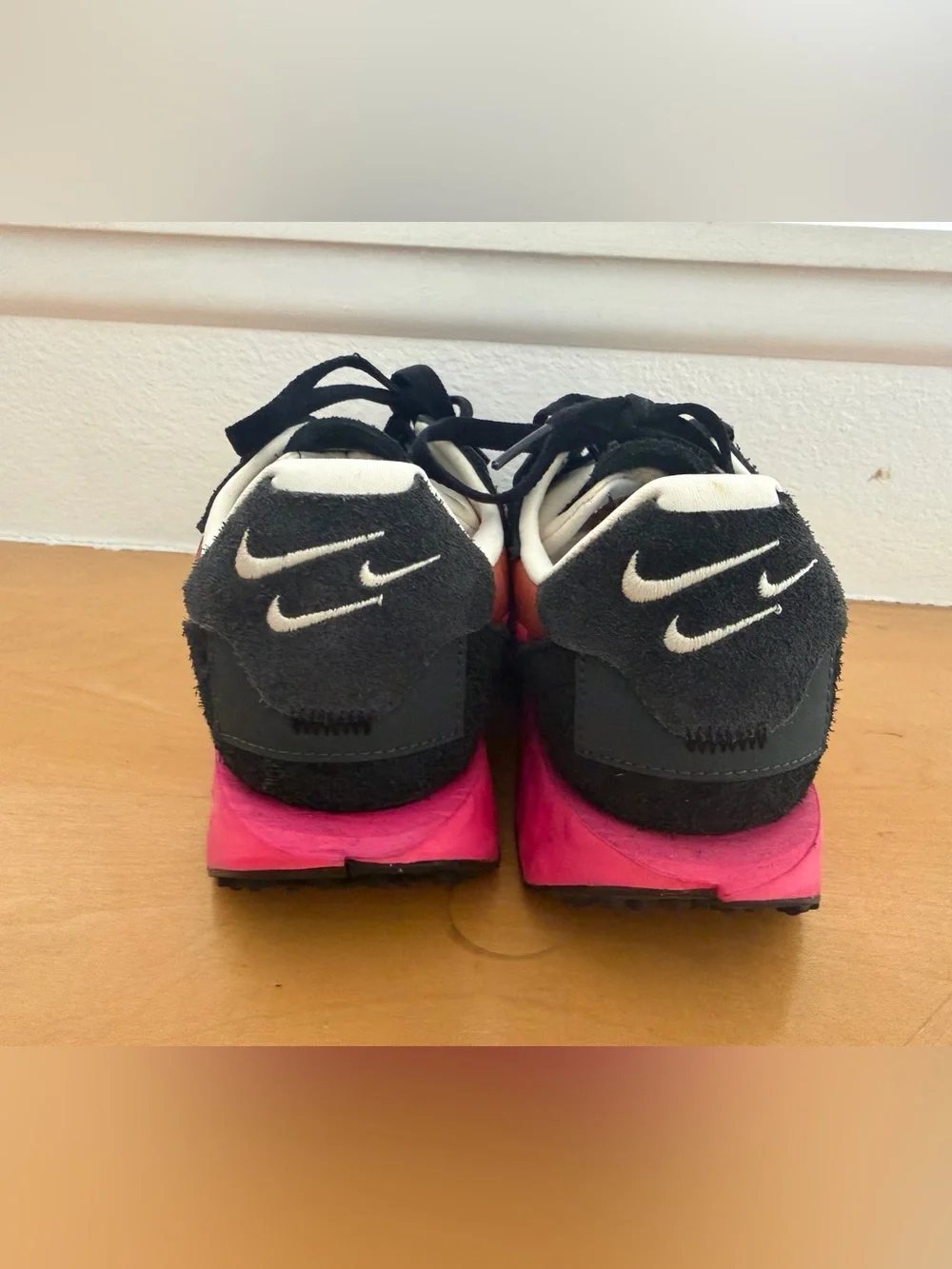 NIKE Fontanka Waffle - woman's size 7